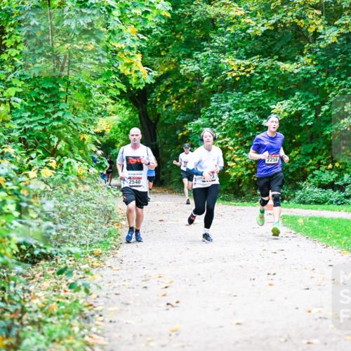 12.10.2025 - Bramfelder Halbmarathon 2025 Dr. Thomas Lammeyer http://msf.ph/oto/9347262 12.10.2025 10:23:12 Laufen 2540, 2258 meine-sportfotos.de