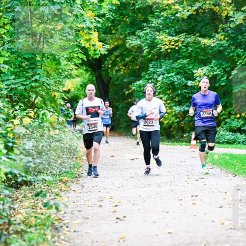 12.10.2025 - Bramfelder Halbmarathon 2025 Dr. Thomas Lammeyer http://msf.ph/oto/9347265 12.10.2025 10:23:12 Laufen 2540, 2623, 2258 meine-sportfotos.de