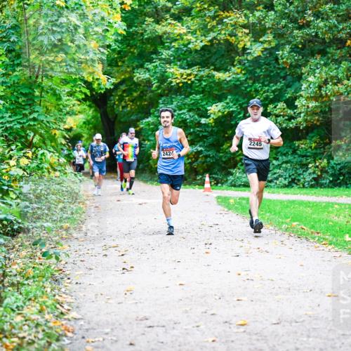 12.10.2025 - Bramfelder Halbmarathon 2025 Dr. Thomas Lammeyer http://msf.ph/oto/9347297 12.10.2025 10:23:18 Laufen 2245, 2426 meine-sportfotos.de