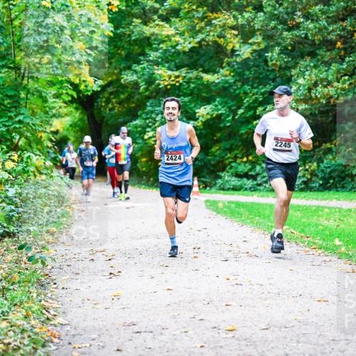 12.10.2025 - Bramfelder Halbmarathon 2025 Dr. Thomas Lammeyer http://msf.ph/oto/9347302 12.10.2025 10:23:18 Laufen 2424, 2245 meine-sportfotos.de