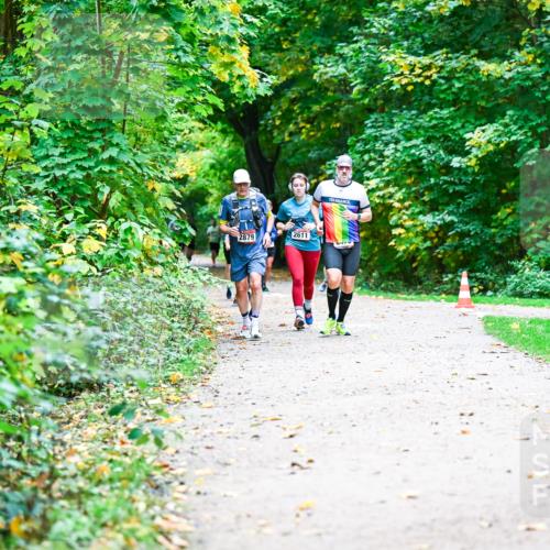 12.10.2025 - Bramfelder Halbmarathon 2025 Dr. Thomas Lammeyer http://msf.ph/oto/9347308 12.10.2025 10:23:20 Laufen 2879, 2611 meine-sportfotos.de