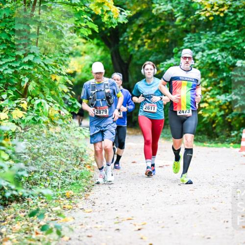 12.10.2025 - Bramfelder Halbmarathon 2025 Dr. Thomas Lammeyer http://msf.ph/oto/9347318 12.10.2025 10:23:22 Laufen 2879, 2611, 2473 meine-sportfotos.de
