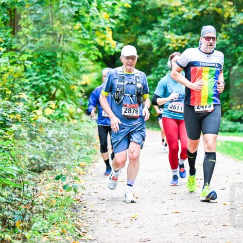 12.10.2025 - Bramfelder Halbmarathon 2025 Dr. Thomas Lammeyer http://msf.ph/oto/9347338 12.10.2025 10:23:25 Laufen 2879, 2611, 2413 meine-sportfotos.de