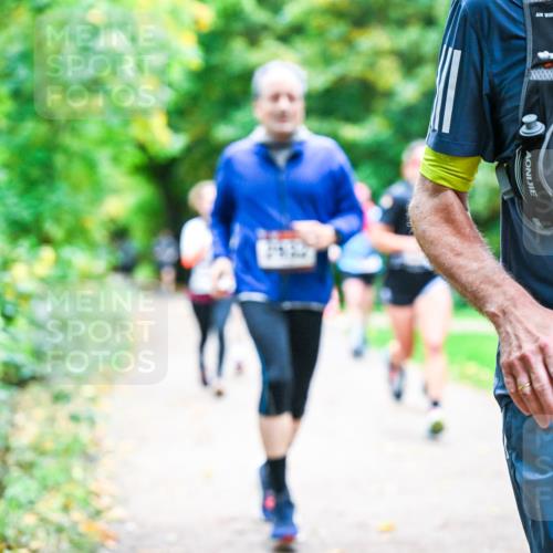 12.10.2025 - Bramfelder Halbmarathon 2025 Dr. Thomas Lammeyer http://msf.ph/oto/9347353 12.10.2025 10:23:27 Laufen 34, 2879 meine-sportfotos.de
