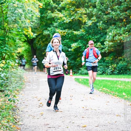 12.10.2025 - Bramfelder Halbmarathon 2025 Dr. Thomas Lammeyer http://msf.ph/oto/9347360 12.10.2025 10:23:29 Laufen 2814, 2673, 21 meine-sportfotos.de