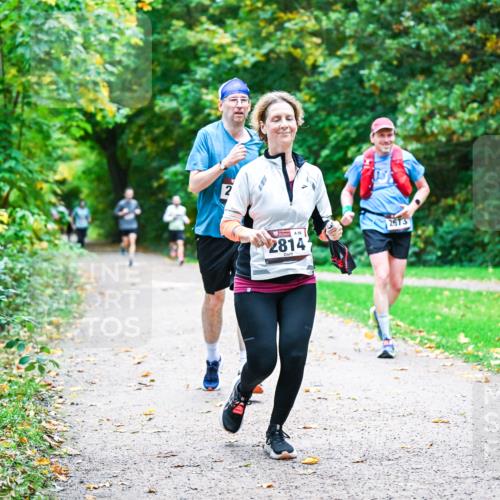 12.10.2025 - Bramfelder Halbmarathon 2025 Dr. Thomas Lammeyer http://msf.ph/oto/9347365 12.10.2025 10:23:29 Laufen 2814, 2675 meine-sportfotos.de