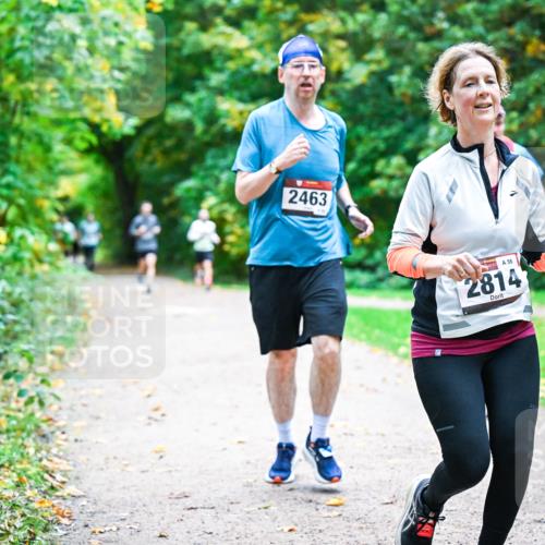 12.10.2025 - Bramfelder Halbmarathon 2025 Dr. Thomas Lammeyer http://msf.ph/oto/9347369 12.10.2025 10:23:30 Laufen 2463, 56, 2814 meine-sportfotos.de