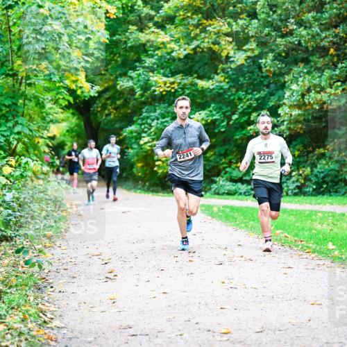 12.10.2025 - Bramfelder Halbmarathon 2025 Dr. Thomas Lammeyer http://msf.ph/oto/9347380 12.10.2025 10:23:35 Laufen 2241, 2275 meine-sportfotos.de