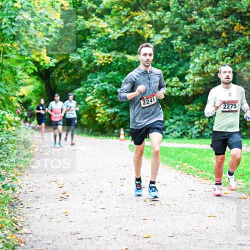 12.10.2025 - Bramfelder Halbmarathon 2025 Dr. Thomas Lammeyer http://msf.ph/oto/9347386 12.10.2025 10:23:36 Laufen 2241, 50, 2275 meine-sportfotos.de