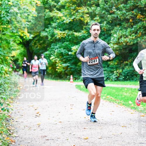 12.10.2025 - Bramfelder Halbmarathon 2025 Dr. Thomas Lammeyer http://msf.ph/oto/9347388 12.10.2025 10:23:36 Laufen 2241, 2275 meine-sportfotos.de