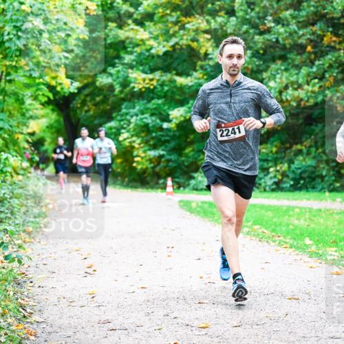 12.10.2025 - Bramfelder Halbmarathon 2025 Dr. Thomas Lammeyer http://msf.ph/oto/9347389 12.10.2025 10:23:37 Laufen 2241, 2275 meine-sportfotos.de