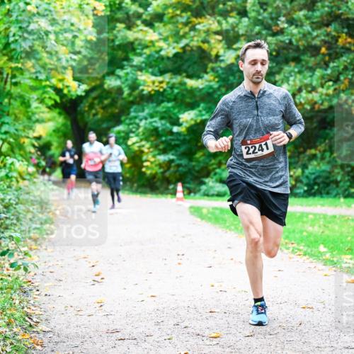 12.10.2025 - Bramfelder Halbmarathon 2025 Dr. Thomas Lammeyer http://msf.ph/oto/9347390 12.10.2025 10:23:37 Laufen 2241, 2275 meine-sportfotos.de
