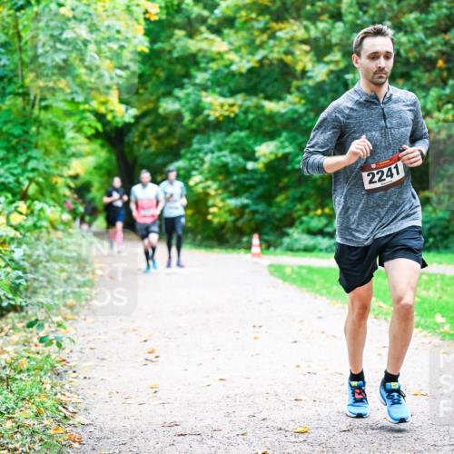 12.10.2025 - Bramfelder Halbmarathon 2025 Dr. Thomas Lammeyer http://msf.ph/oto/9347391 12.10.2025 10:23:37 Laufen 2241 meine-sportfotos.de