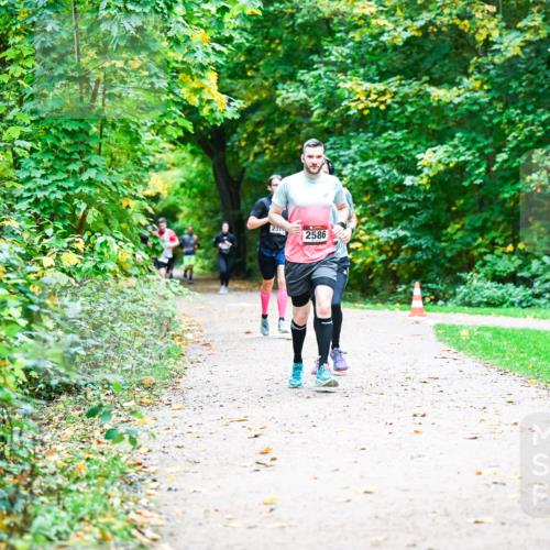 12.10.2025 - Bramfelder Halbmarathon 2025 Dr. Thomas Lammeyer http://msf.ph/oto/9347398 12.10.2025 10:23:40 Laufen 2586 meine-sportfotos.de