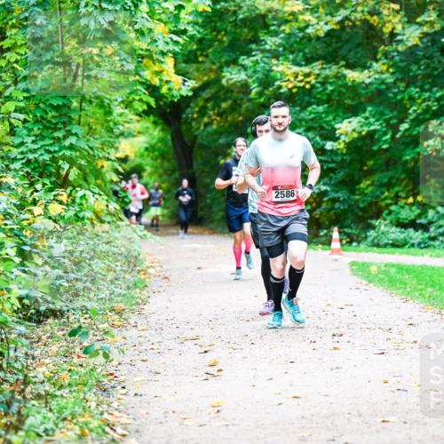 12.10.2025 - Bramfelder Halbmarathon 2025 Dr. Thomas Lammeyer http://msf.ph/oto/9347403 12.10.2025 10:23:41 Laufen 2586 meine-sportfotos.de