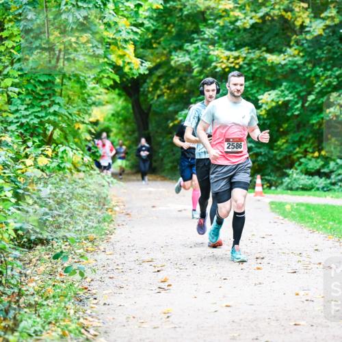 12.10.2025 - Bramfelder Halbmarathon 2025 Dr. Thomas Lammeyer http://msf.ph/oto/9347405 12.10.2025 10:23:41 Laufen 2586 meine-sportfotos.de