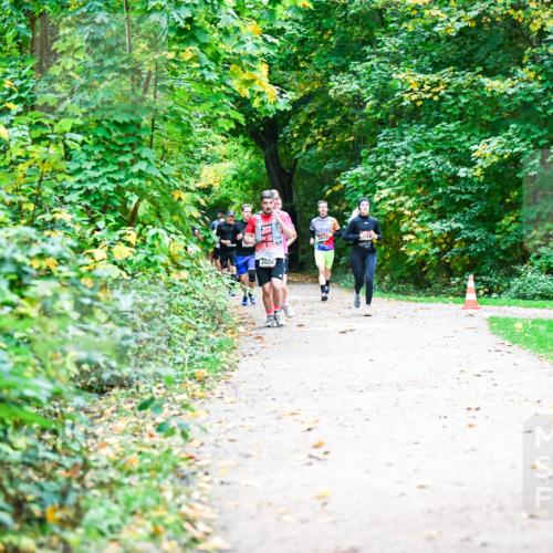 12.10.2025 - Bramfelder Halbmarathon 2025 Dr. Thomas Lammeyer http://msf.ph/oto/9347427 12.10.2025 10:23:46 Laufen 2624, 2412 meine-sportfotos.de