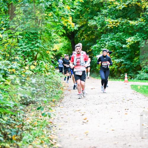 12.10.2025 - Bramfelder Halbmarathon 2025 Dr. Thomas Lammeyer http://msf.ph/oto/9347436 12.10.2025 10:23:49 Laufen 2624, 2718 meine-sportfotos.de