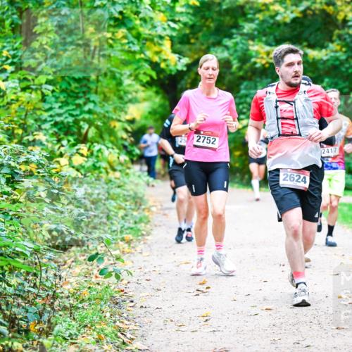 12.10.2025 - Bramfelder Halbmarathon 2025 Dr. Thomas Lammeyer http://msf.ph/oto/9347456 12.10.2025 10:23:52 Laufen 2752, 2624, 2417 meine-sportfotos.de