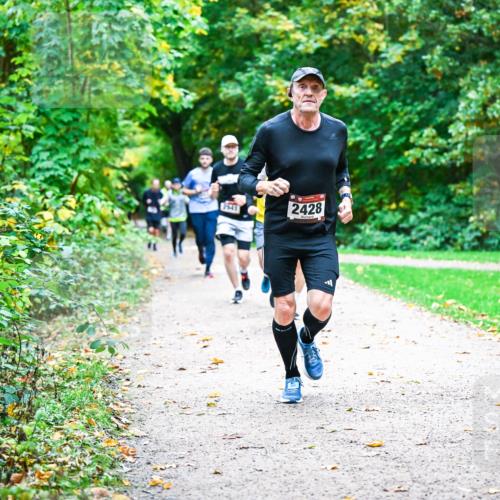 12.10.2025 - Bramfelder Halbmarathon 2025 Dr. Thomas Lammeyer http://msf.ph/oto/9347483 12.10.2025 10:23:58 Laufen 2428 meine-sportfotos.de