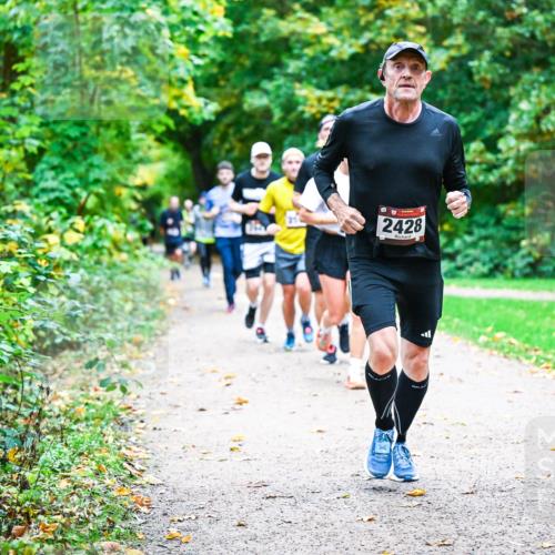 12.10.2025 - Bramfelder Halbmarathon 2025 Dr. Thomas Lammeyer http://msf.ph/oto/9347486 12.10.2025 10:23:58 Laufen 2428 meine-sportfotos.de