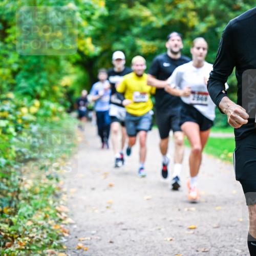 12.10.2025 - Bramfelder Halbmarathon 2025 Dr. Thomas Lammeyer http://msf.ph/oto/9347488 12.10.2025 10:23:59 Laufen 34, 2428 meine-sportfotos.de