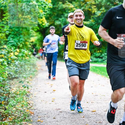 12.10.2025 - Bramfelder Halbmarathon 2025 Dr. Thomas Lammeyer http://msf.ph/oto/9347498 12.10.2025 10:24:01 Laufen 87, 2590, 918 meine-sportfotos.de