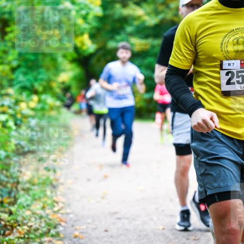 12.10.2025 - Bramfelder Halbmarathon 2025 Dr. Thomas Lammeyer http://msf.ph/oto/9347503 12.10.2025 10:24:02 Laufen 5, 2012, 7, 2590 meine-sportfotos.de