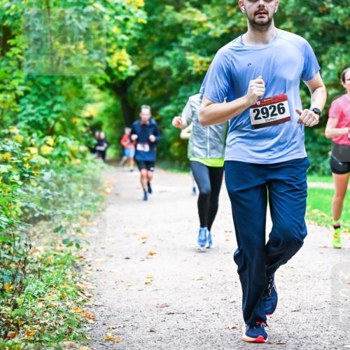 12.10.2025 - Bramfelder Halbmarathon 2025 Dr. Thomas Lammeyer http://msf.ph/oto/9347516 12.10.2025 10:24:04 Laufen 10, 2926, 086 meine-sportfotos.de