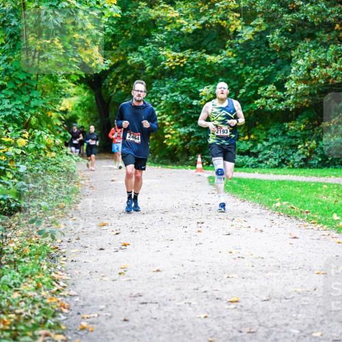 12.10.2025 - Bramfelder Halbmarathon 2025 Dr. Thomas Lammeyer http://msf.ph/oto/9347523 12.10.2025 10:24:06 Laufen 2464, 2193 meine-sportfotos.de