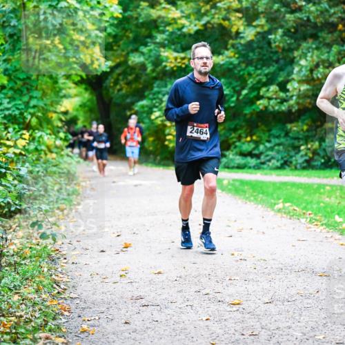 12.10.2025 - Bramfelder Halbmarathon 2025 Dr. Thomas Lammeyer http://msf.ph/oto/9347534 12.10.2025 10:24:07 Laufen 2464, 108, 2193 meine-sportfotos.de