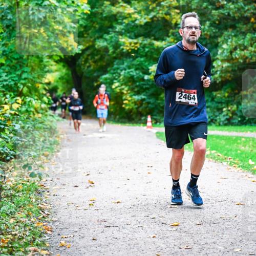 12.10.2025 - Bramfelder Halbmarathon 2025 Dr. Thomas Lammeyer http://msf.ph/oto/9347538 12.10.2025 10:24:08 Laufen 2464, 47 meine-sportfotos.de