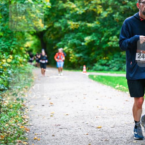 12.10.2025 - Bramfelder Halbmarathon 2025 Dr. Thomas Lammeyer http://msf.ph/oto/9347543 12.10.2025 10:24:09 Laufen 2464, 47 meine-sportfotos.de