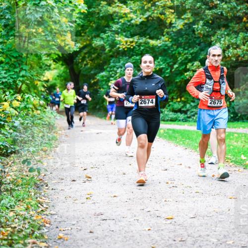 12.10.2025 - Bramfelder Halbmarathon 2025 Dr. Thomas Lammeyer http://msf.ph/oto/9347558 12.10.2025 10:24:15 Laufen 2710, 2674, 2675 meine-sportfotos.de