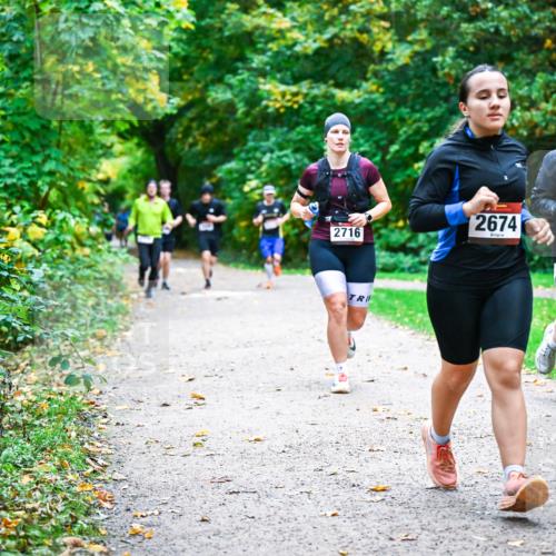 12.10.2025 - Bramfelder Halbmarathon 2025 Dr. Thomas Lammeyer http://msf.ph/oto/9347566 12.10.2025 10:24:16 Laufen 2674, 2716, 2675 meine-sportfotos.de