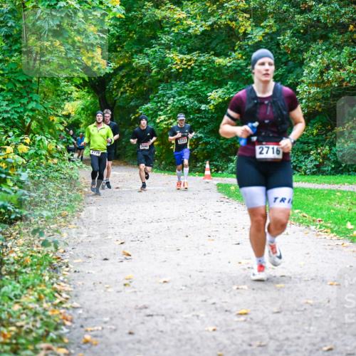 12.10.2025 - Bramfelder Halbmarathon 2025 Dr. Thomas Lammeyer http://msf.ph/oto/9347571 12.10.2025 10:24:16 Laufen 2778, 2680, 2322, 2716 meine-sportfotos.de