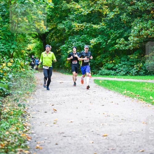12.10.2025 - Bramfelder Halbmarathon 2025 Dr. Thomas Lammeyer http://msf.ph/oto/9347582 12.10.2025 10:24:18 Laufen 2778, 2680, 2322 meine-sportfotos.de