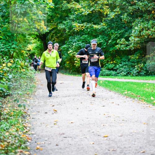 12.10.2025 - Bramfelder Halbmarathon 2025 Dr. Thomas Lammeyer http://msf.ph/oto/9347589 12.10.2025 10:24:19 Laufen 2778, 2680, 2322 meine-sportfotos.de
