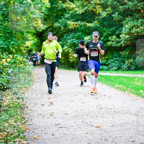 12.10.2025 - Bramfelder Halbmarathon 2025 Dr. Thomas Lammeyer http://msf.ph/oto/9347592 12.10.2025 10:24:20 Laufen 2778, 2680, 2322 meine-sportfotos.de