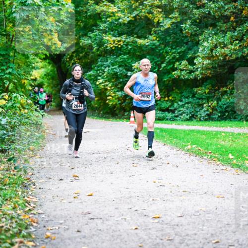 12.10.2025 - Bramfelder Halbmarathon 2025 Dr. Thomas Lammeyer http://msf.ph/oto/9347622 12.10.2025 10:24:28 Laufen 2992, 2844 meine-sportfotos.de