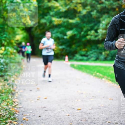 12.10.2025 - Bramfelder Halbmarathon 2025 Dr. Thomas Lammeyer http://msf.ph/oto/9347644 12.10.2025 10:24:31 Laufen 2, 2844 meine-sportfotos.de