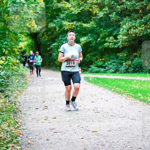 12.10.2025 - Bramfelder Halbmarathon 2025 Dr. Thomas Lammeyer http://msf.ph/oto/9347649 12.10.2025 10:24:32 Laufen 2818 meine-sportfotos.de