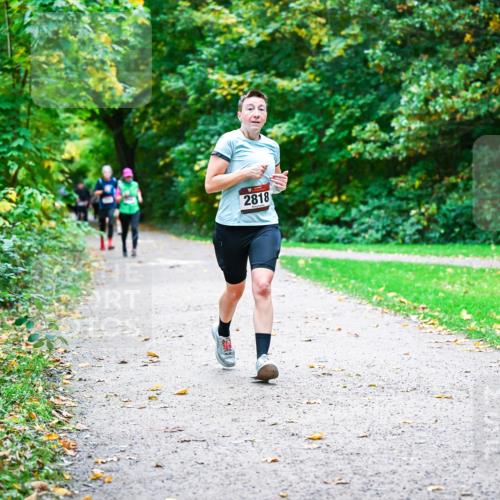 12.10.2025 - Bramfelder Halbmarathon 2025 Dr. Thomas Lammeyer http://msf.ph/oto/9347650 12.10.2025 10:24:32 Laufen 2818 meine-sportfotos.de