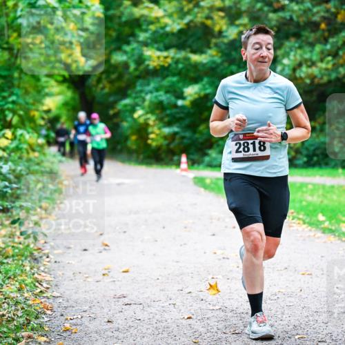12.10.2025 - Bramfelder Halbmarathon 2025 Dr. Thomas Lammeyer http://msf.ph/oto/9347658 12.10.2025 10:24:33 Laufen 2818 meine-sportfotos.de