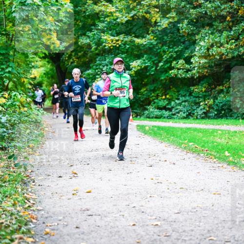 12.10.2025 - Bramfelder Halbmarathon 2025 Dr. Thomas Lammeyer http://msf.ph/oto/9347661 12.10.2025 10:24:38 Laufen 95, 2506 meine-sportfotos.de