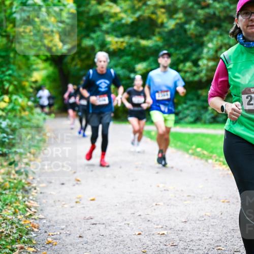 12.10.2025 - Bramfelder Halbmarathon 2025 Dr. Thomas Lammeyer http://msf.ph/oto/9347675 12.10.2025 10:24:40 Laufen 2995, 1 meine-sportfotos.de