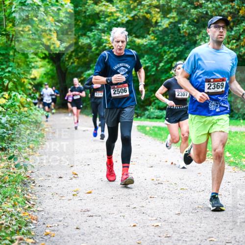 12.10.2025 - Bramfelder Halbmarathon 2025 Dr. Thomas Lammeyer http://msf.ph/oto/9347683 12.10.2025 10:24:41 Laufen 2506, 2307, 2369 meine-sportfotos.de