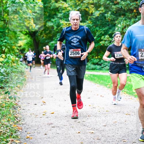 12.10.2025 - Bramfelder Halbmarathon 2025 Dr. Thomas Lammeyer http://msf.ph/oto/9347686 12.10.2025 10:24:41 Laufen 2506, 230, 2369 meine-sportfotos.de