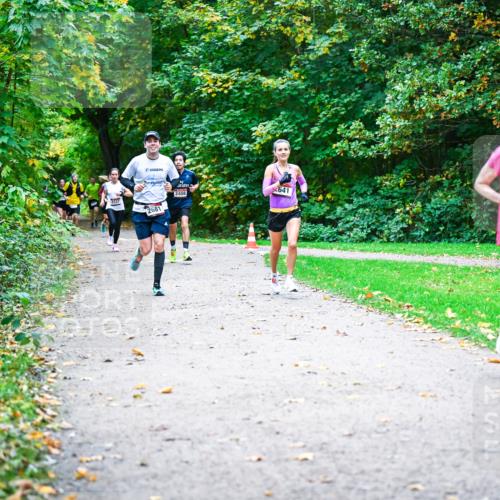 12.10.2025 - Bramfelder Halbmarathon 2025 Dr. Thomas Lammeyer http://msf.ph/oto/9347717 12.10.2025 10:24:47 Laufen 2681, 2408, 641, 2177 meine-sportfotos.de