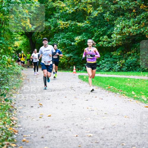 12.10.2025 - Bramfelder Halbmarathon 2025 Dr. Thomas Lammeyer http://msf.ph/oto/9347720 12.10.2025 10:24:48 Laufen 2337, 2408, 2681, 264, 2 meine-sportfotos.de